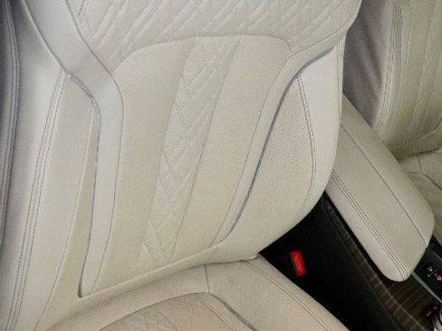 Used 2018 BMW 540i image 9