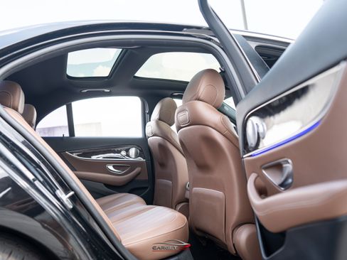 Used 2018 Mercedes-Benz E 300 4MATIC w/ AMG Line Exterior image 18