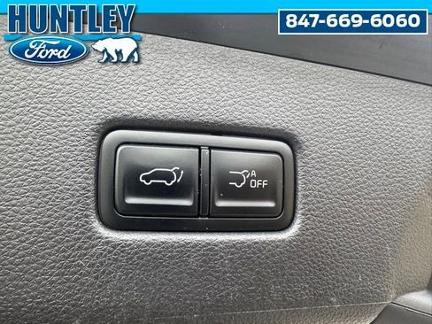 Used 2025 Kia Carnival SX w/ SX Dark Edition Package FWD image 12