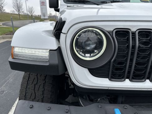 Used 2024 Jeep Wrangler Unlimited Rubicon 4xe image 6