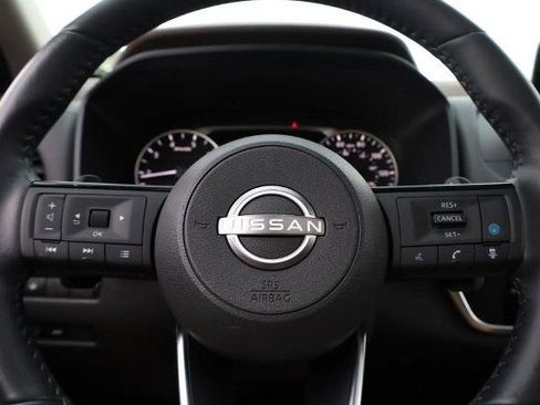 Used 2023 Nissan Rogue SV w/ SV Premium B Package AWD/4WD image 11