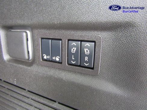 Used 2025 GMC Yukon XL AT4 w/ AT4 Premium Package AWD/4WD image 25