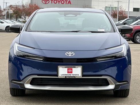 New 2026 Toyota Prius Plug-In Hybrid FWD image 8