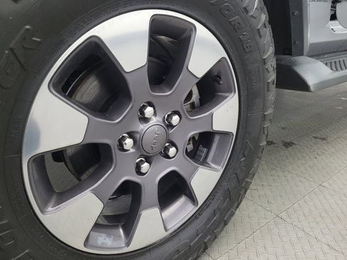 Used 2018 Jeep Wrangler Unlimited Sahara w/ Dual Top Group image 31