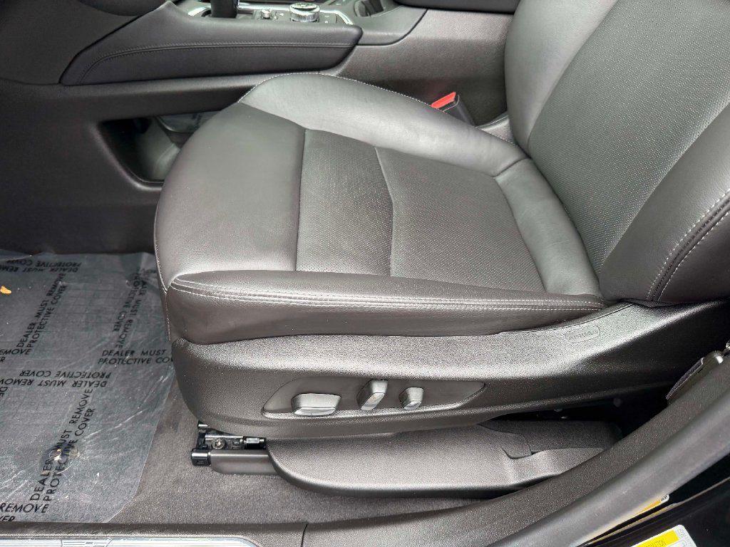 Certified 2026 Cadillac XT5 Sportv w/ LPO, Floor Liner Package AWD/4WD image 3