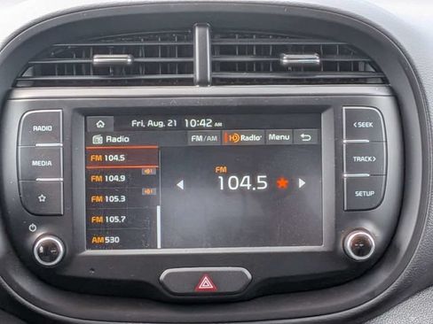 Used 2025 Kia Soul LX FWD image 17