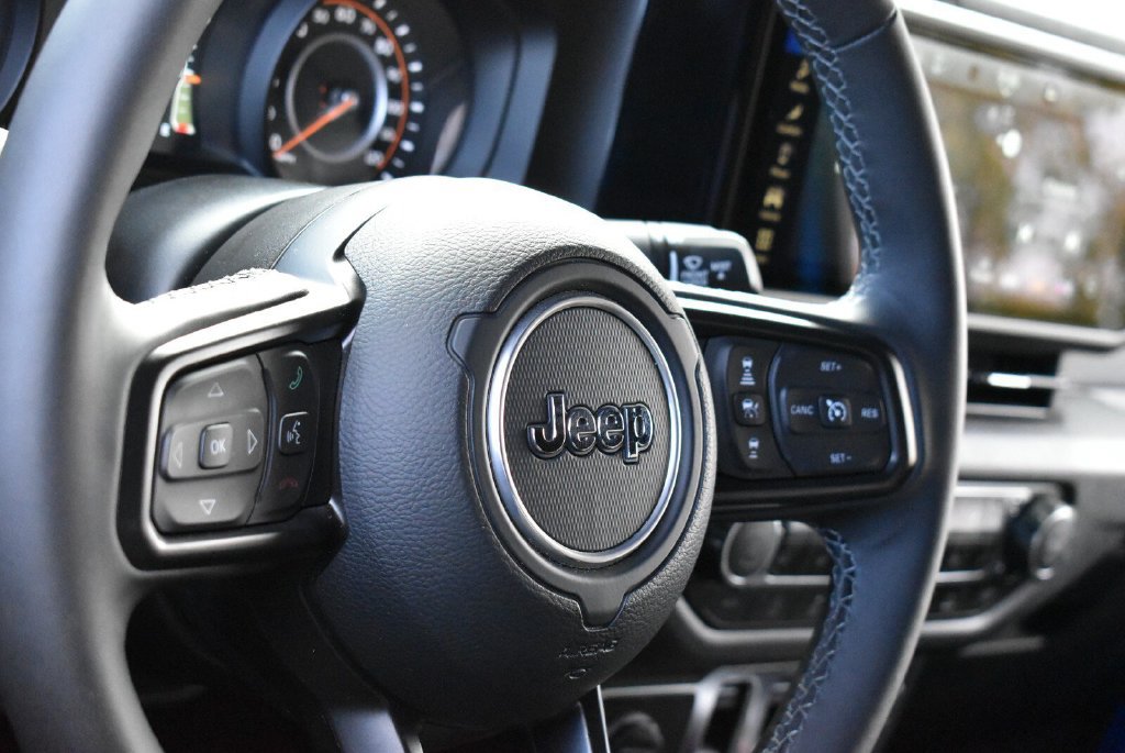 Used 2025 Jeep Wrangler Sport AWD/4WD image 14