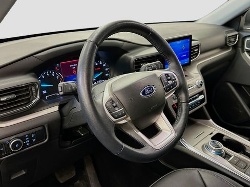 Used 2023 Ford Explorer XLT w/ Equipment Group 202A image 18