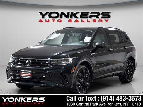 Used 2022 Volkswagen Tiguan SE R-Line image 1