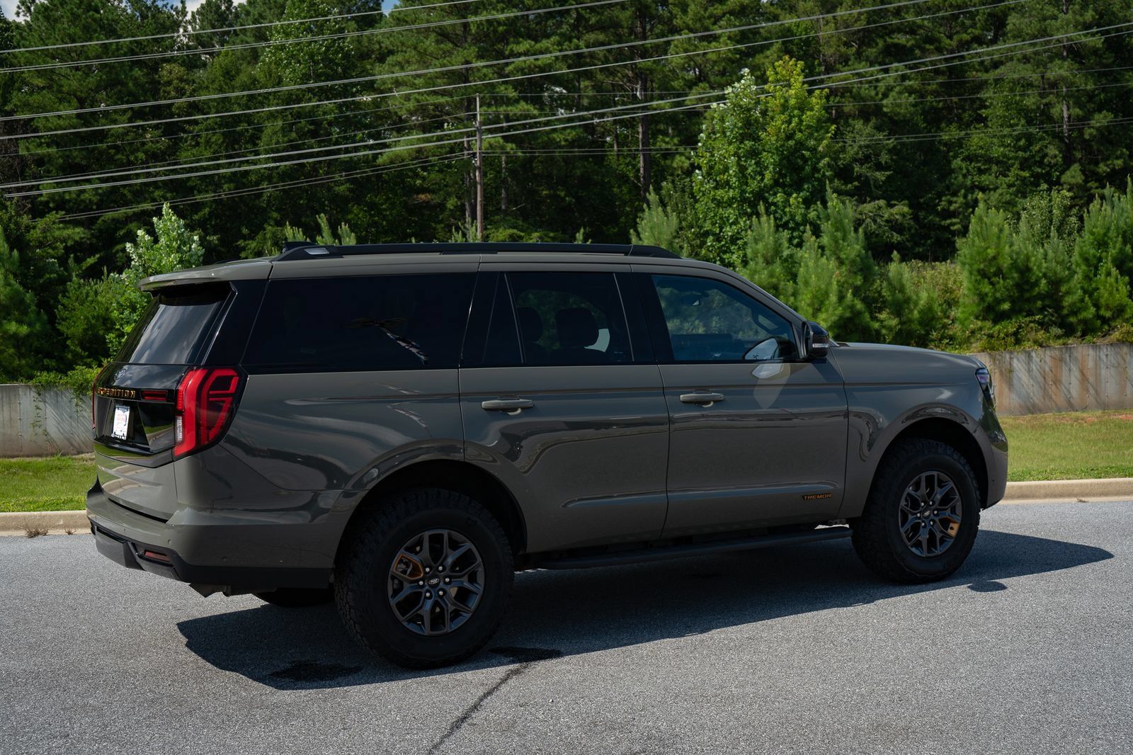 Used 2025 Ford Expedition Tremor AWD/4WD image 19