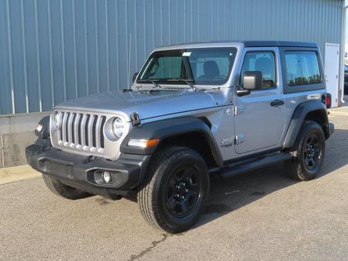Used 2019 Jeep Wrangler Sport AWD/4WD image 7