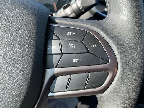 Used 2022 Jeep Cherokee Latitude Lux AWD/4WD image 22
