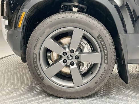 Certified 2025 Land Rover Defender 90 S AWD/4WD image 3