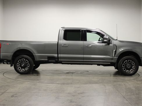 Used 2024 Ford F250 Platinum image 9