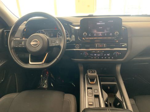 Used 2024 Nissan Pathfinder SV FWD image 18