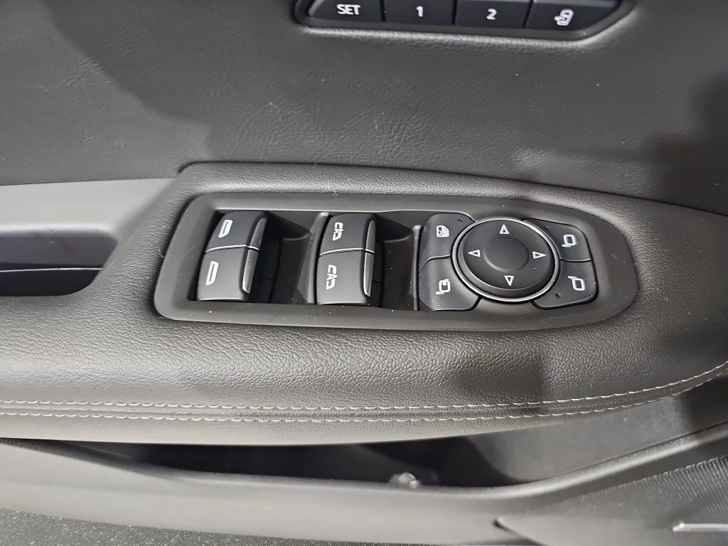 Used 2025 Cadillac XT6 Premium Luxury AWD/4WD image 30