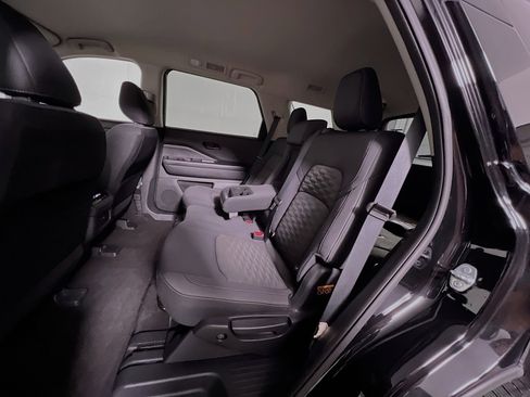 Used 2024 Nissan Pathfinder SV FWD image 29