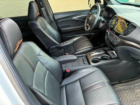 Used 2023 Honda Passport TrailSport image 21