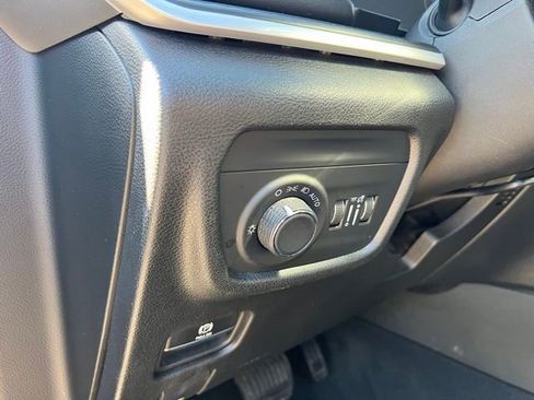 Used 2024 Jeep Grand Cherokee Altitude AWD/4WD image 17