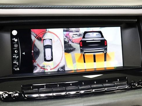 Used 2022 Rolls-Royce Cullinan w/ Cullinan Package AWD/4WD image 57