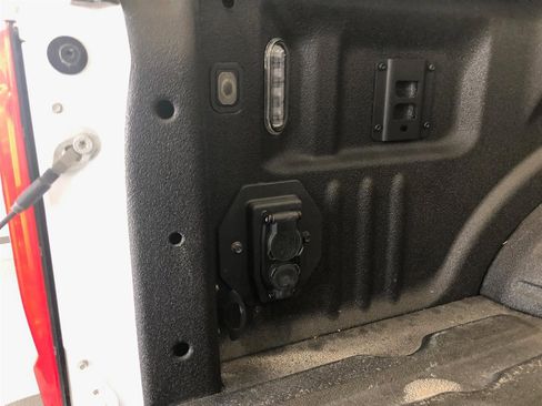 Used 2025 Ford F250 Lariat w/ Chrome Package image 13