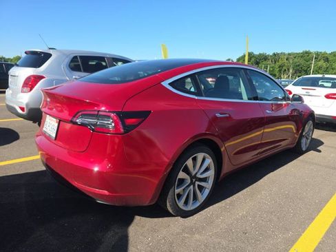 Used 2019 Tesla Model 3 Mid Range RWD image 4