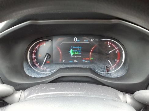 Used 2025 Toyota RAV4 XLE FWD image 18