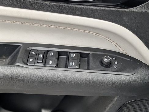 Used 2022 Jeep Compass Limited image 22