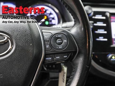 Used 2019 Toyota Camry SE image 16