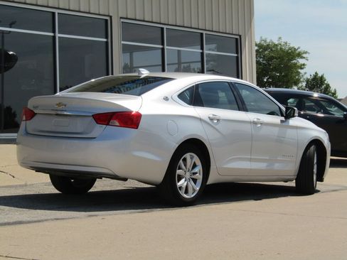 Used 2019 Chevrolet Impala LT FWD image 3