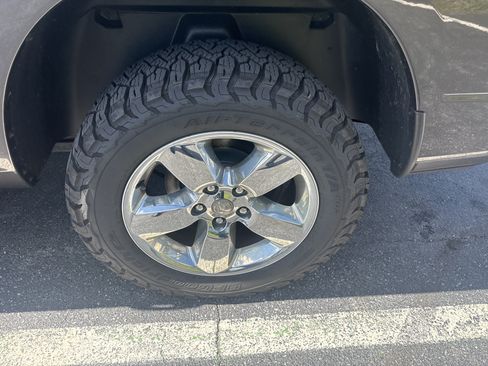 Used 2019 RAM 1500 Big Horn AWD/4WD image 11