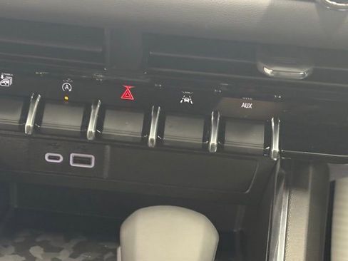 New 2026 GMC Canyon Elevation w/ Convenience Package image 34