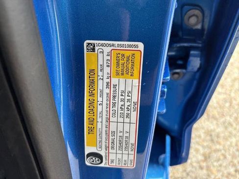 Certified 2025 Cadillac CT4 V RWD image 33