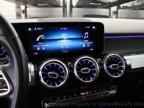 Used 2021 Mercedes-Benz GLB 250 4MATIC image 17