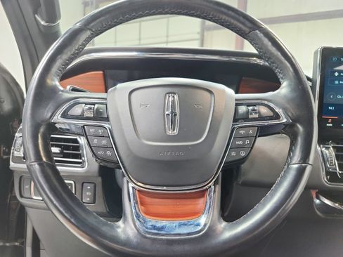 Used 2024 Lincoln Navigator Reserve AWD/4WD image 25