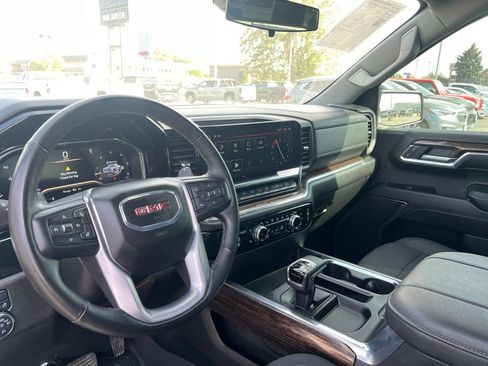 Used 2024 GMC Sierra 1500 Elevation w/ LPO, Elevation Black Package AWD/4WD image 33