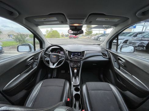 Used 2018 Chevrolet Trax LT w/ LT Convenience Package FWD image 22