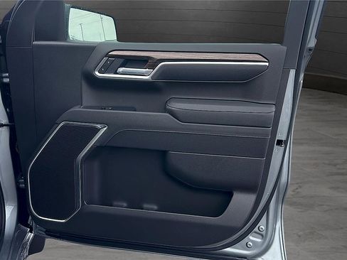 New 2026 Chevrolet Silverado 1500 RST w/ Redline Edition AWD/4WD image 17