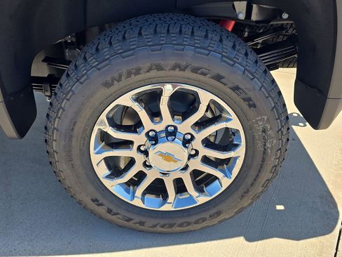 New 2026 Chevrolet Silverado 3500 LTZ w/ LTZ Premium Package AWD/4WD image 32