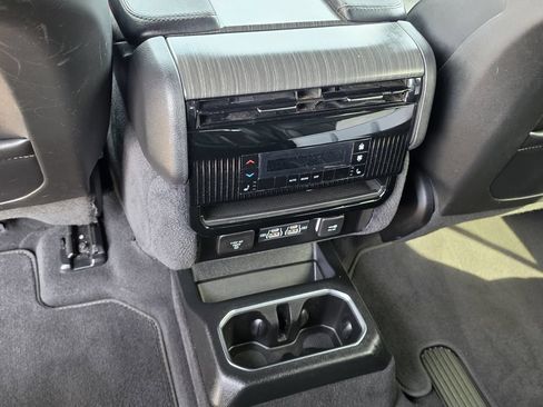 Used 2024 Jeep Wagoneer Series II AWD/4WD image 41