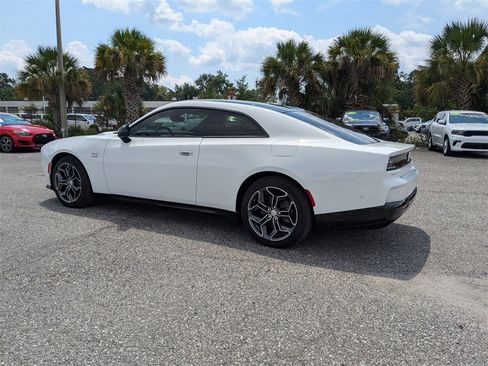Used 2024 Dodge Charger R/T w/ Plus Group image 5