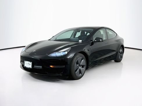 Used 2022 Tesla Model 3 Standard Range RWD image 3