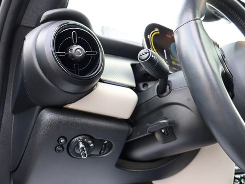 Used 2022 MINI Cooper SE w/ Driver Assistance Package image 23