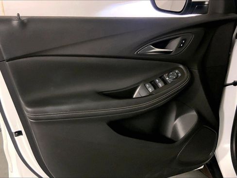 Used 2025 Buick Encore GX Preferred AWD/4WD image 24