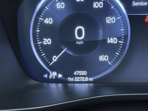 Used 2019 Volvo XC40 T4 Momentum FWD image 24