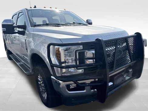 Used 2019 Ford F350 XLT w/ XLT Premium Package AWD/4WD image 9
