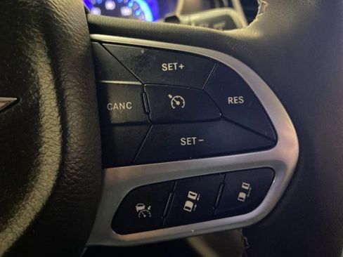 Used 2022 Chrysler Pacifica Touring-L image 31