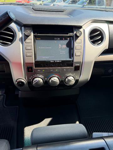 Used 2015 Toyota Tundra SR5 AWD/4WD image 12