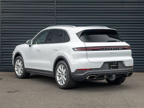 Certified 2024 Porsche Cayenne AWD/4WD image 3