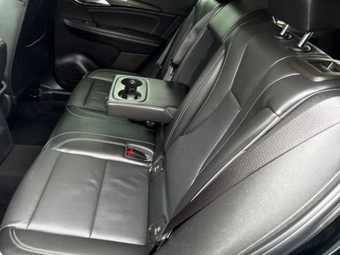 Used 2023 Buick Envision Essence image 10